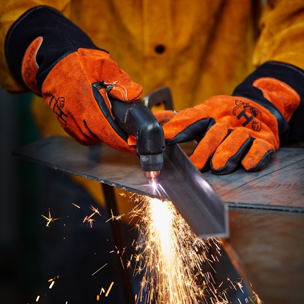 Plasma cutting machine for farms, ranches, auto repair, manufacturing, construction and fabrication