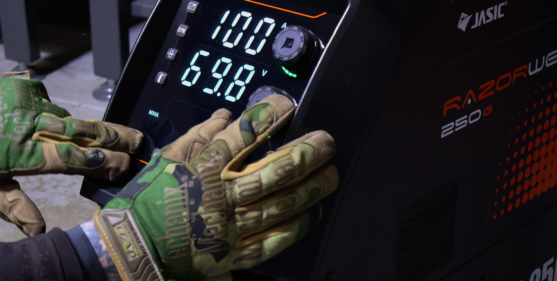 user interface for the Razorweld 250di Multi-Process Welder - FRW250di